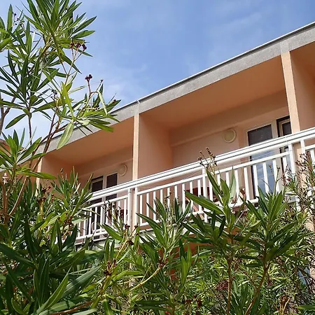 Sunny Hotel